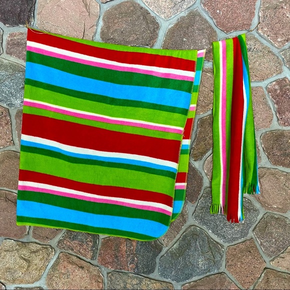 Fleece scarf and matching throw - Picture 1 of 4